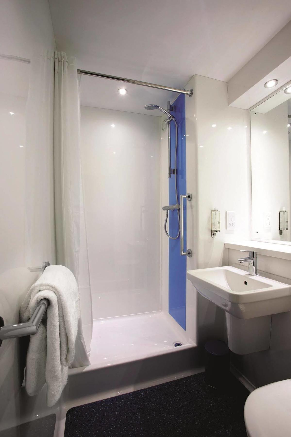 Travelodge Battersea Λονδίνο Εξωτερικό φωτογραφία